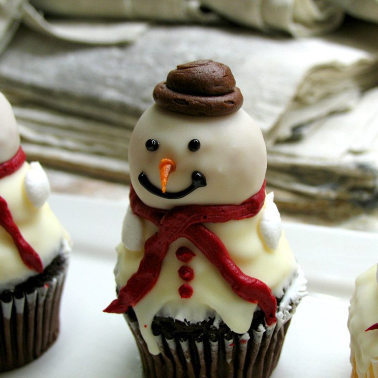bennisons-bakery-christmas-snowman-cupcake Picture of snowman cupcake